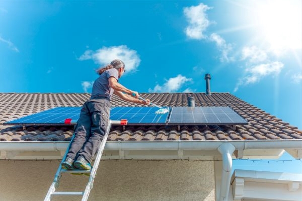 Utiliser le bon équipement pour le nettoyage de panneaux solaires